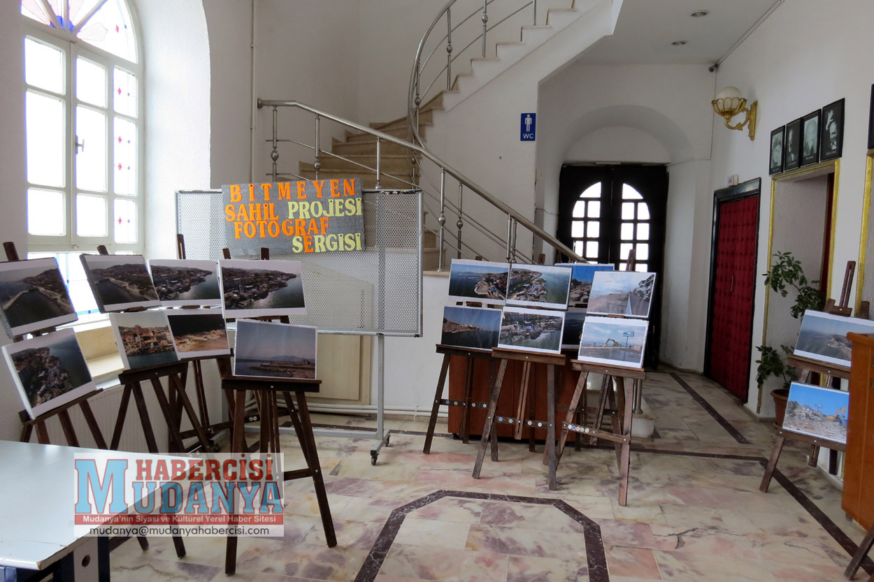 Tiyatro ncesi Bitmeyen Sahil Projesi Fotoraf Sergisi